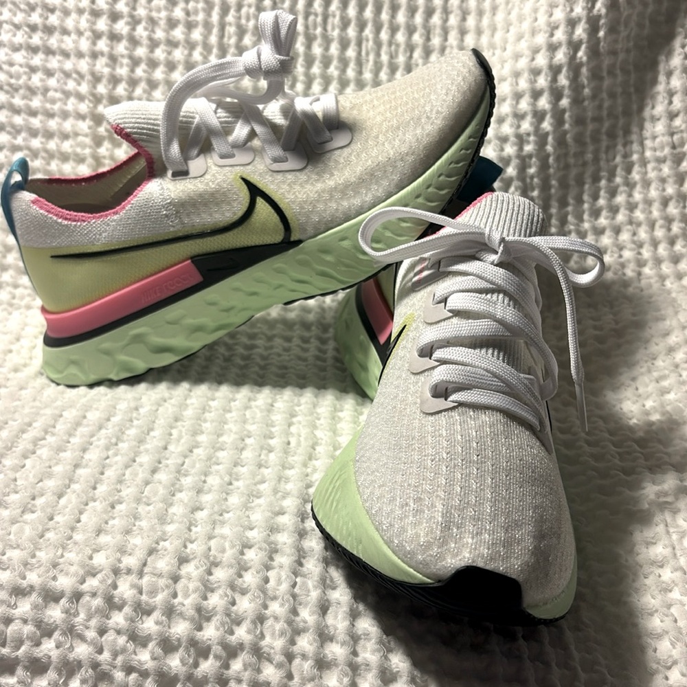 NIKE React Infinity Running Shoes NWOT Size 6.5